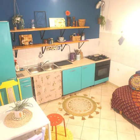 Veronika's House 풀라