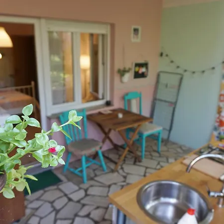 Veronika's House 풀라