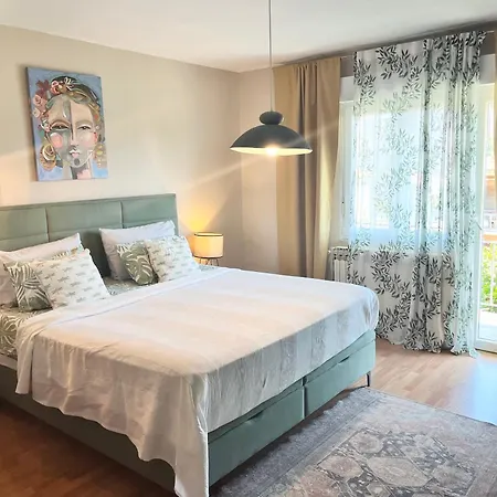 Veronika's House * بولا