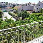 Veronika's House * Πούλα