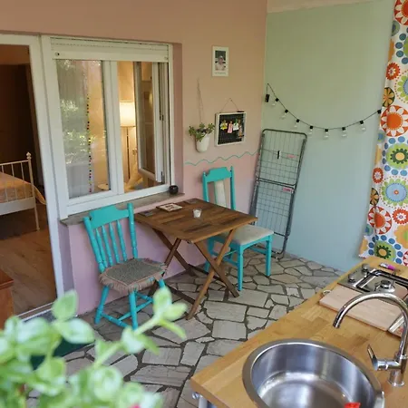 Veronika's House * Πούλα