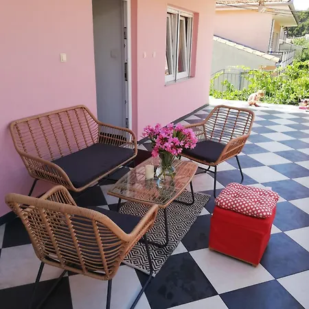 Veronika's House Πούλα